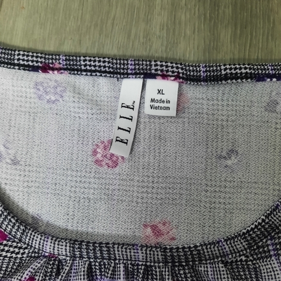 Elle Floral Ruffled Blouse - Picture 5 of 7